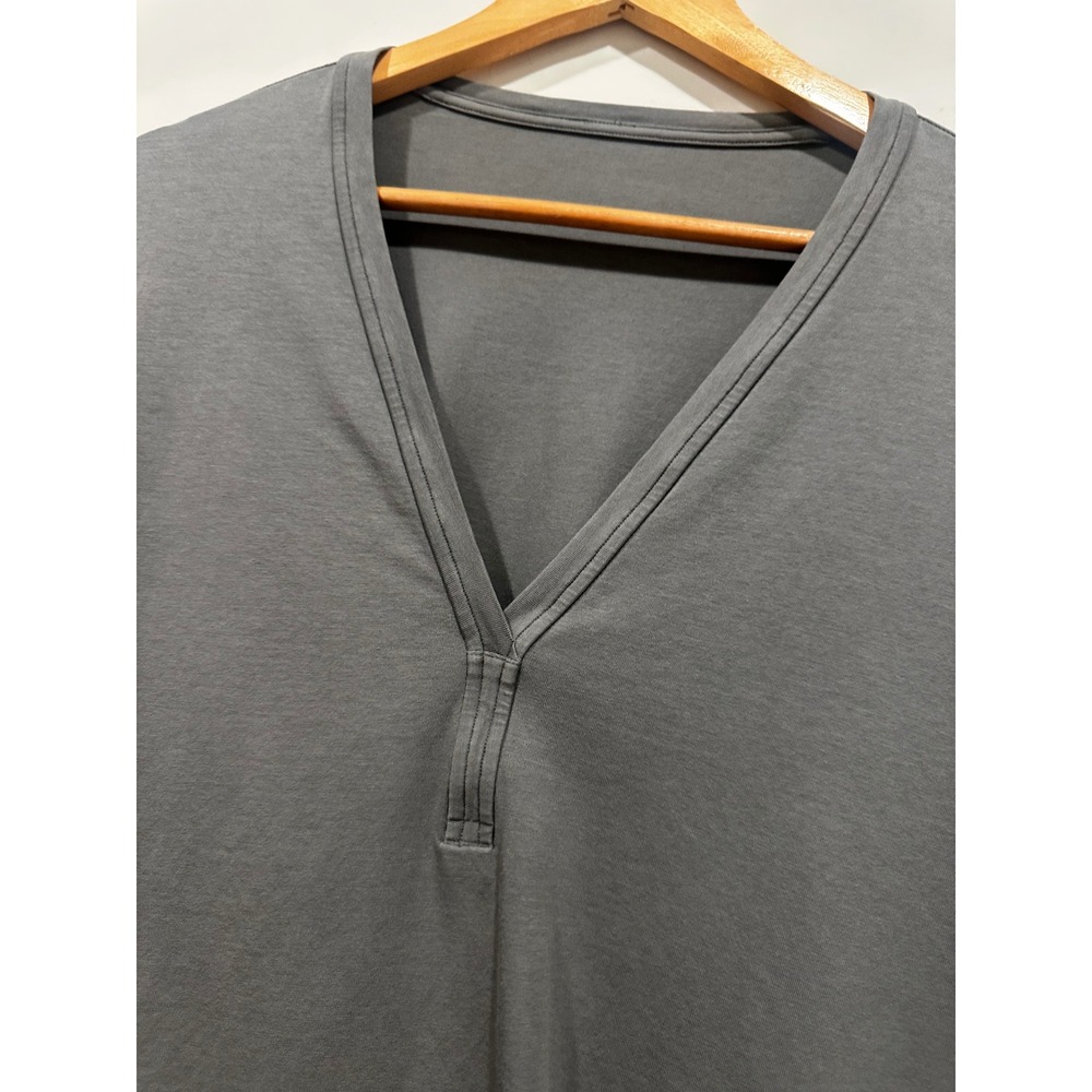 Lululemon Charcoal Grey V-Neck Long Sleeve Relaxed Fit Pockets Top 12 - Picture 2 of 6
